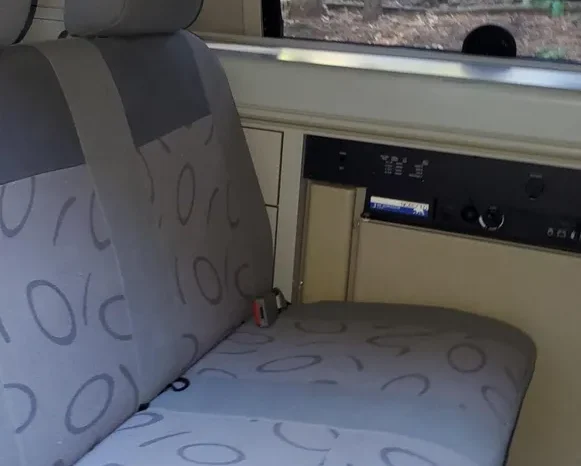 
								2002 Volkswagen Eurovan Camper full									