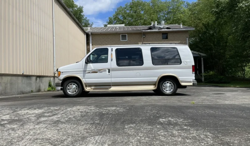 
								1999 Ford Econoline E-150 Sherrod Conversion Van full									