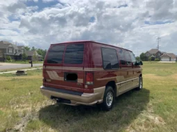 
										2001 Ford Econoline E-350 Super Duty Waldoch Conversion Van full									
