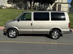 
										2003 Chevrolet Astro AWD full									