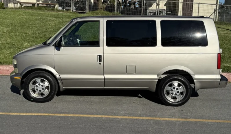 
								2003 Chevrolet Astro AWD full									