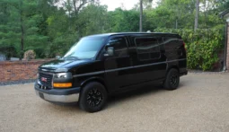 
										2003 GMC Savana G1500 Regency Conversion Van full									