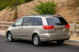 
										2004 Toyota Sienna XLE full									