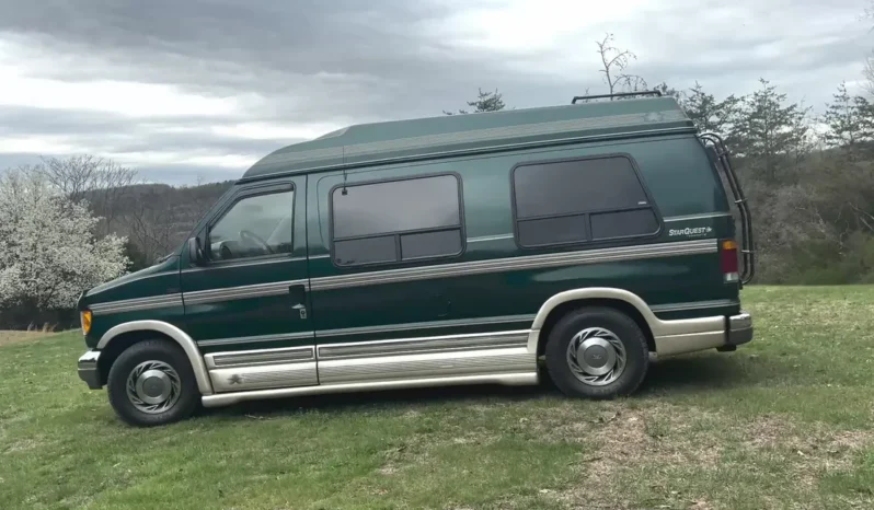 
								1994 Ford E-150 Econoline Starcraft Conversion Van full									