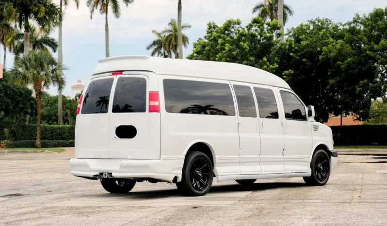
								2013 GMC Savana G2500 Explorer Conversion Van full									