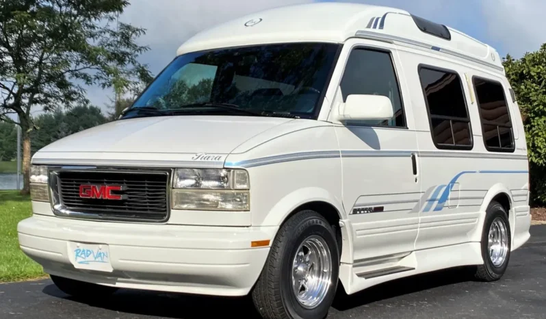 
								1995 GMC Safari AWD Conversion Van full									