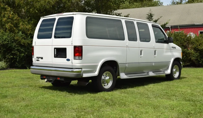 
								1997 Ford E-350 Club Wagon Chateau 7.3L Power Stroke full									