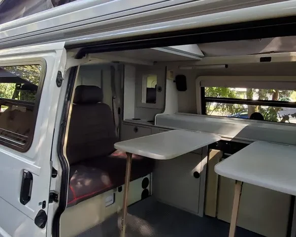 
								2002 Volkswagen Eurovan Camper full									