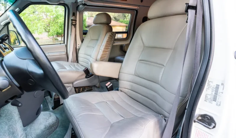 
								1998 Ford Econoline E-350 Power Stroke Conversion Van full									