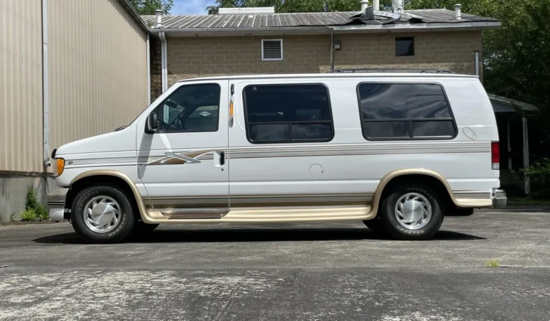 
								1999 Ford Econoline E-150 Sherrod Conversion Van full									