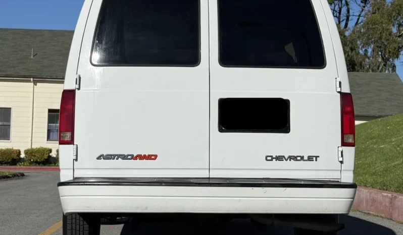 
								2000 Chevrolet Astro AWD full									