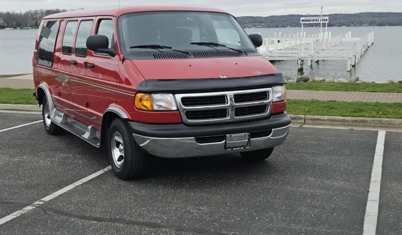 
								2001 Dodge Ram 1500 DMC Conversion Van full									