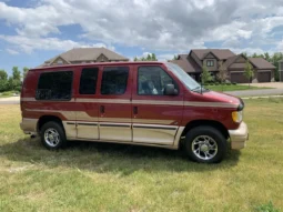 
										2001 Ford Econoline E-350 Super Duty Waldoch Conversion Van full									