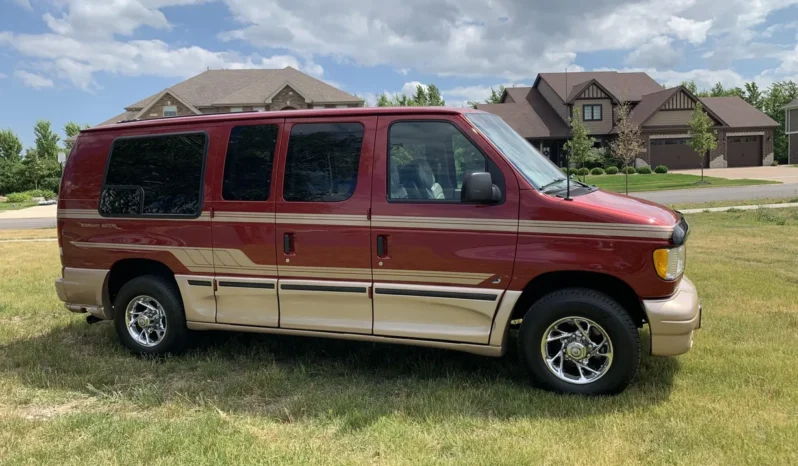 
								2001 Ford Econoline E-350 Super Duty Waldoch Conversion Van full									