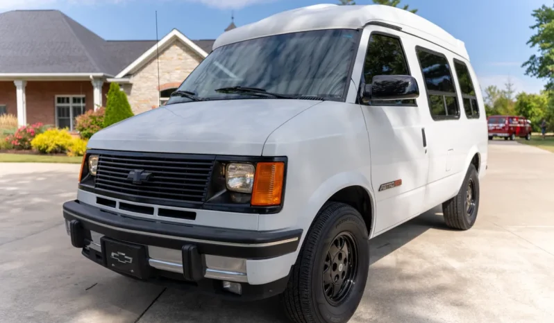 
								1994 Chevrolet Astro EXT Conversion Van full									