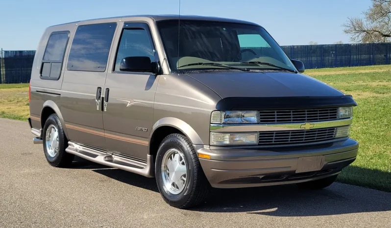 
								2002 Chevrolet Astro Quality Coaches Conversion Van full									