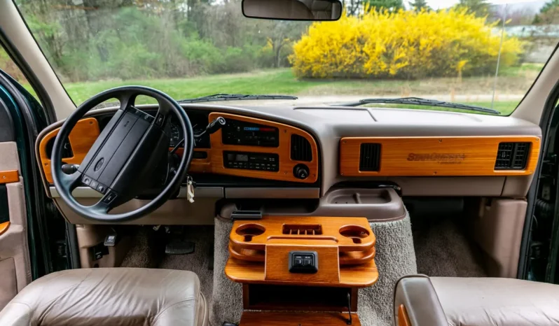 
								1994 Ford E-150 Econoline Starcraft Conversion Van full									