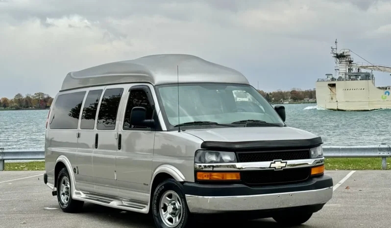 
								2006 Chevrolet Express Southern Comfort Conversion Van full									