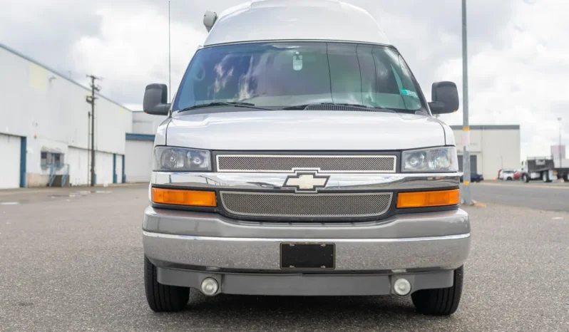 
								2010 Chevrolet Express 3500 Airstream Avenue Class B Coach full									