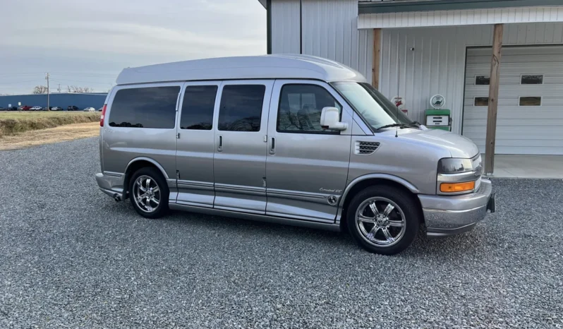 
								2010 Chevrolet Express Explorer Limited SE Conversion Van full									