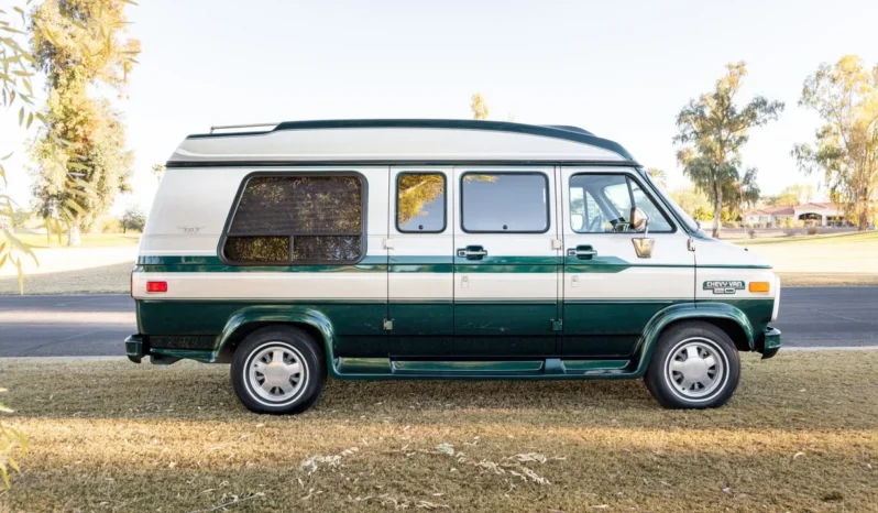 
								1995 Chevrolet G20 Conversion Van full									