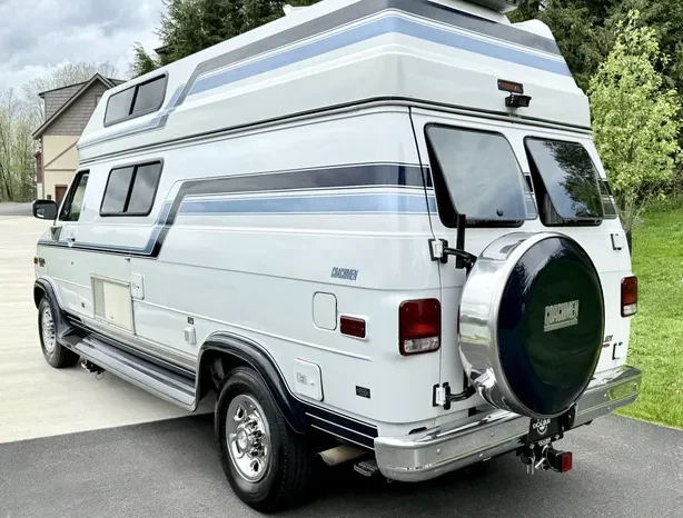 
								1995 Chevrolet G30 RV Conversion by Coachmen Vans full									