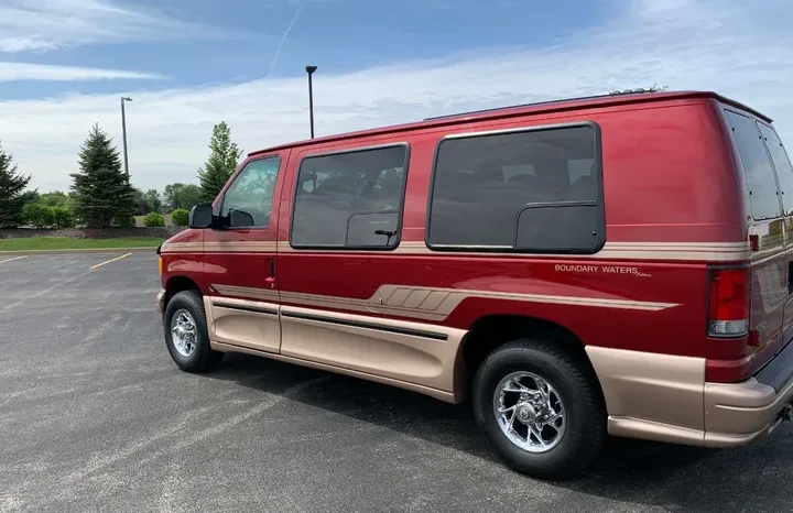 
								2001 Ford Econoline E-350 Super Duty Waldoch Conversion Van full									