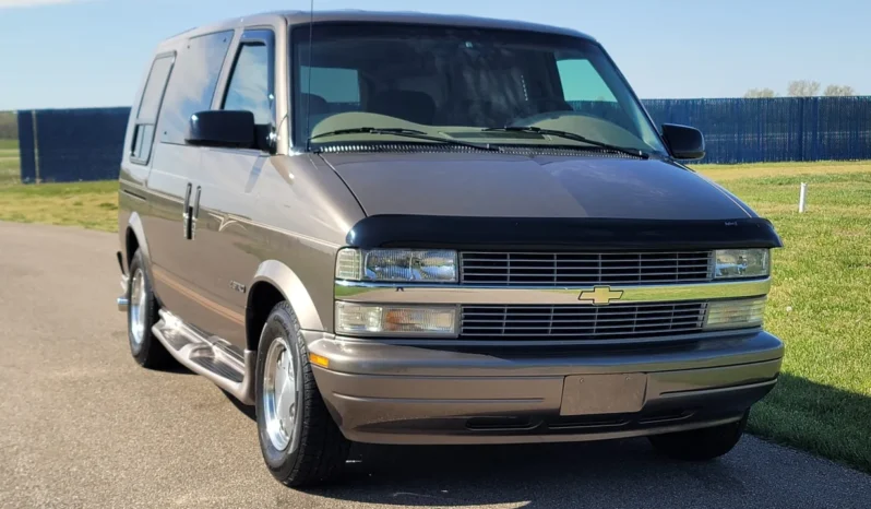 
								2002 Chevrolet Astro Quality Coaches Conversion Van full									