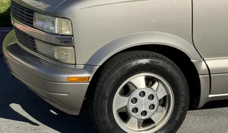 
								2003 Chevrolet Astro AWD full									