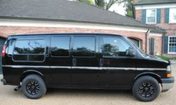 
										2003 GMC Savana G1500 Regency Conversion Van full									
