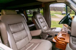 
										1994 Ford E-150 Econoline Starcraft Conversion Van full									