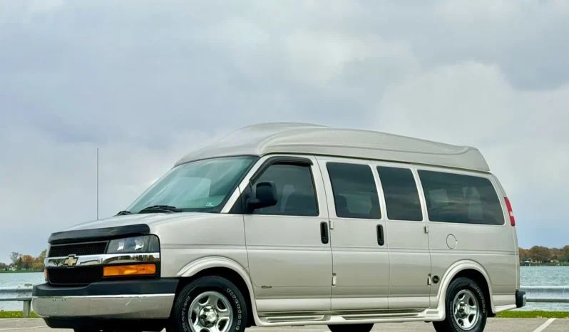 
								2006 Chevrolet Express Southern Comfort Conversion Van full									
