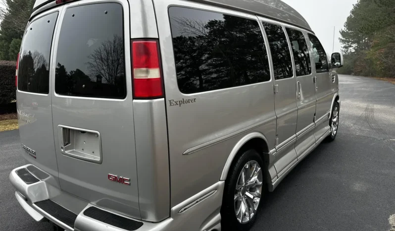 
								2008 GMC Savana 1500 AWD Conversion Van full									
