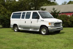 
										1997 Ford E-350 Club Wagon Chateau 7.3L Power Stroke full									