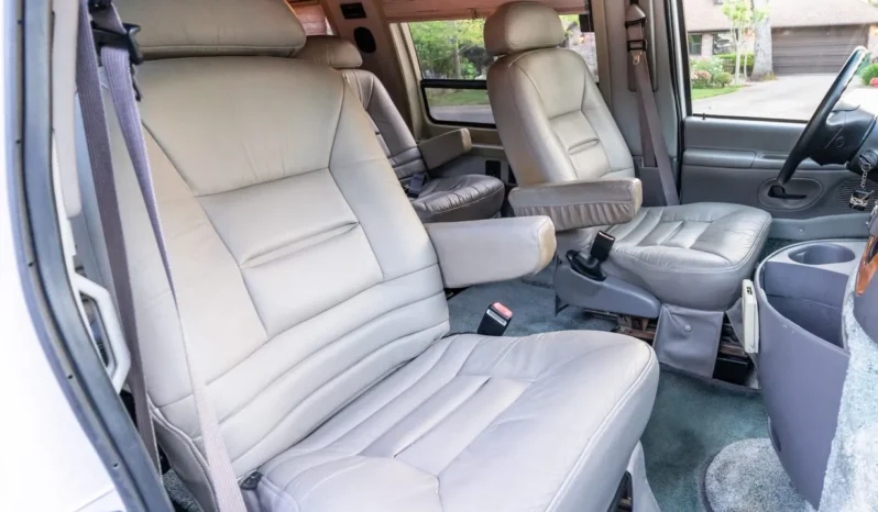 
								1998 Ford Econoline E-350 Power Stroke Conversion Van full									