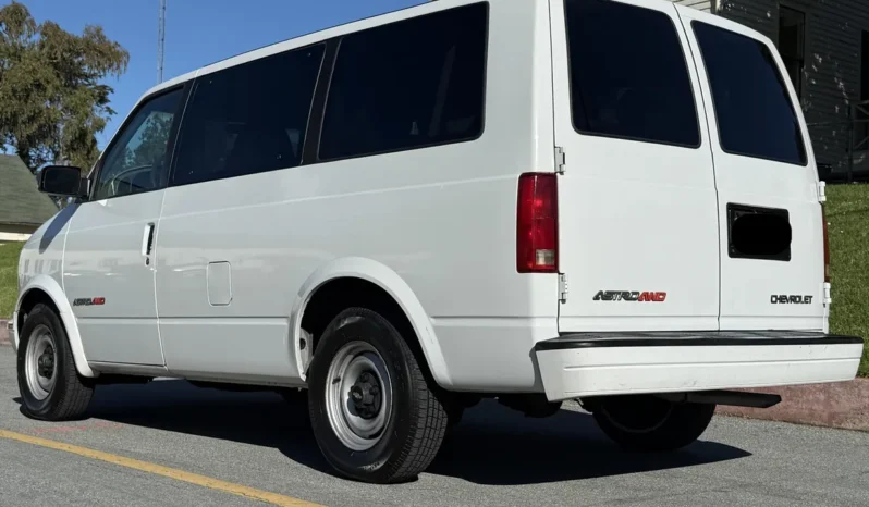 
								2000 Chevrolet Astro AWD full									