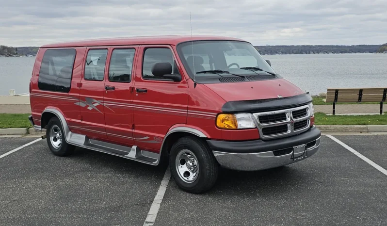 
								2001 Dodge Ram 1500 DMC Conversion Van full									