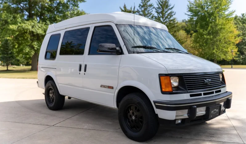 
								1994 Chevrolet Astro EXT Conversion Van full									