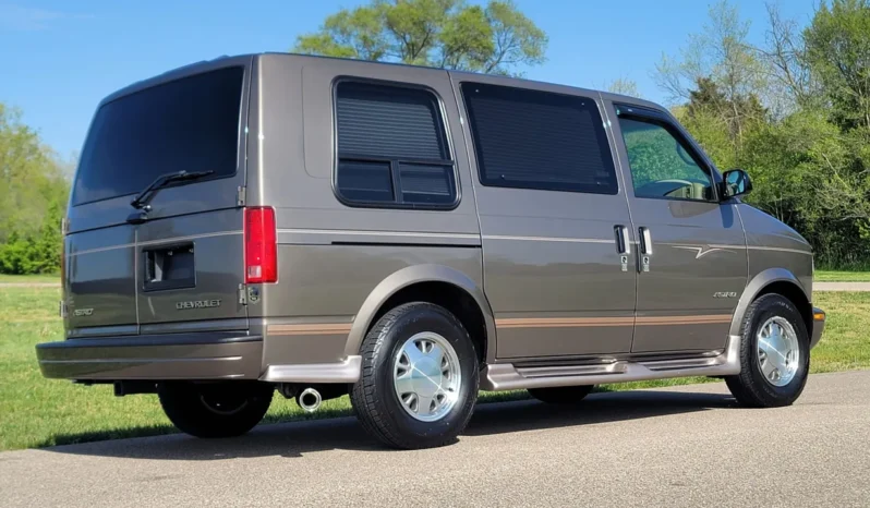 
								2002 Chevrolet Astro Quality Coaches Conversion Van full									
