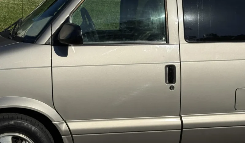 
								2003 Chevrolet Astro AWD full									