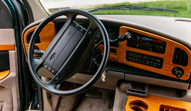 
								1994 Ford E-150 Econoline Starcraft Conversion Van full									