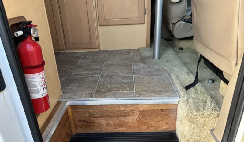 
								2006 Pleasure-Way Excel TD E-350 Class B Motorhome full									