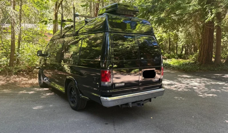 
								2007 Ford E-250 Super Duty Luxury Conversion Van full									