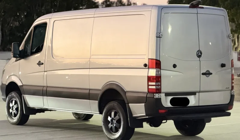 
								2015 Mercedes-Benz Sprinter 2500 4×4 Cargo Van full									