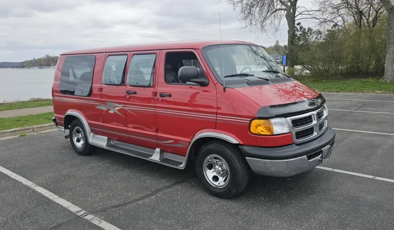 
								2001 Dodge Ram 1500 DMC Conversion Van full									