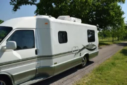 
										2001 Winnebago Rialta Volkswagen EuroVan full									