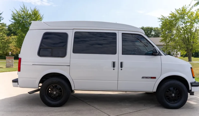 
								1994 Chevrolet Astro EXT Conversion Van full									