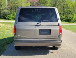 
										2002 Chevrolet Astro Quality Coaches Conversion Van full									