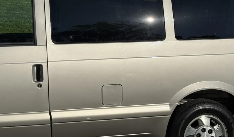 
								2003 Chevrolet Astro AWD full									