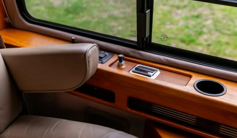
								1994 Ford E-150 Econoline Starcraft Conversion Van full									